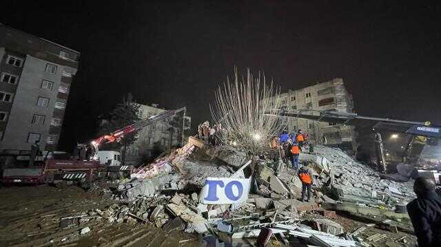 Kahramanmaraş'ın ardından Naci Görür canlı yayında İstanbul'u işaret etti: 400 binden fazla insanın can güvenliği yok