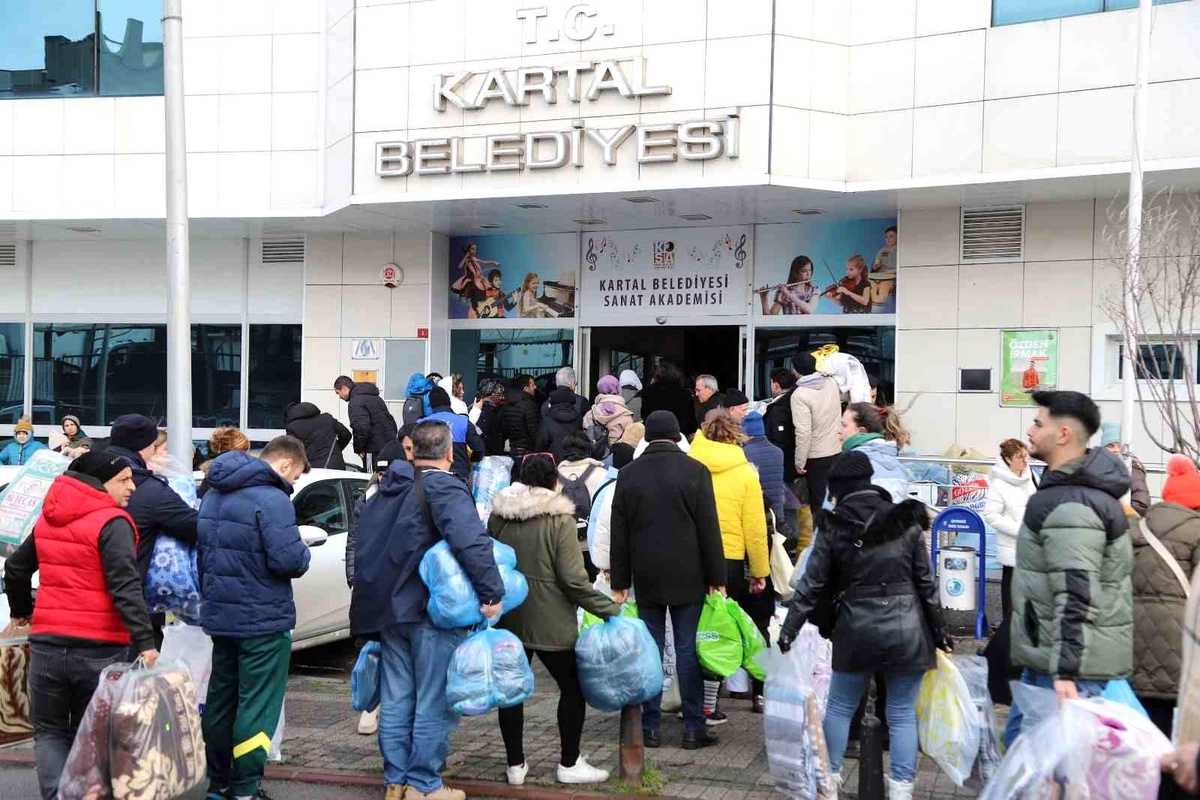 Kartal Belediyesi deprem bölgesi için yardım seferberliği başlattı