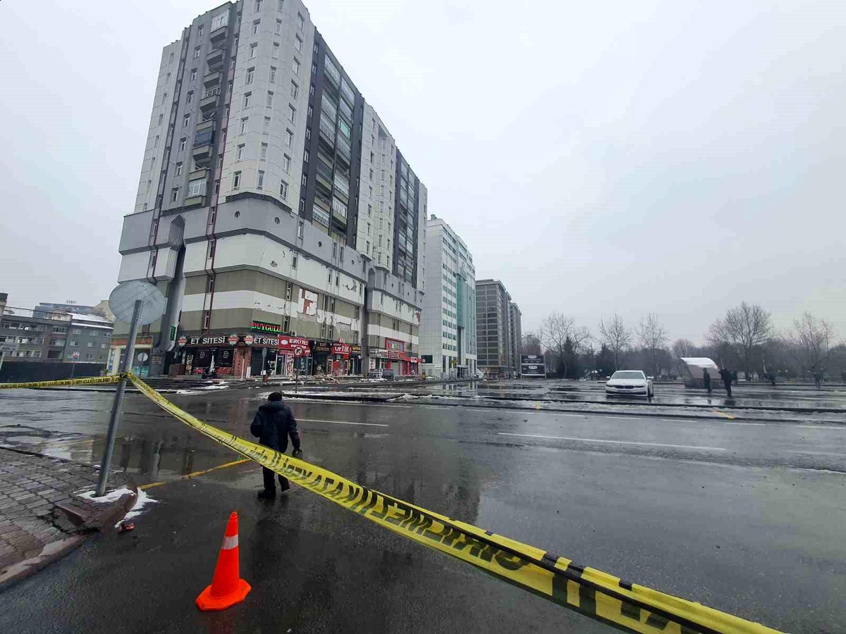 Kayseri\'de büyük deprem paniği