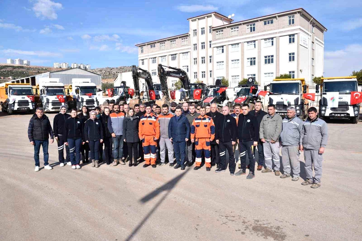 Kepez\'in ekipleri deprem bölgesi için yolda