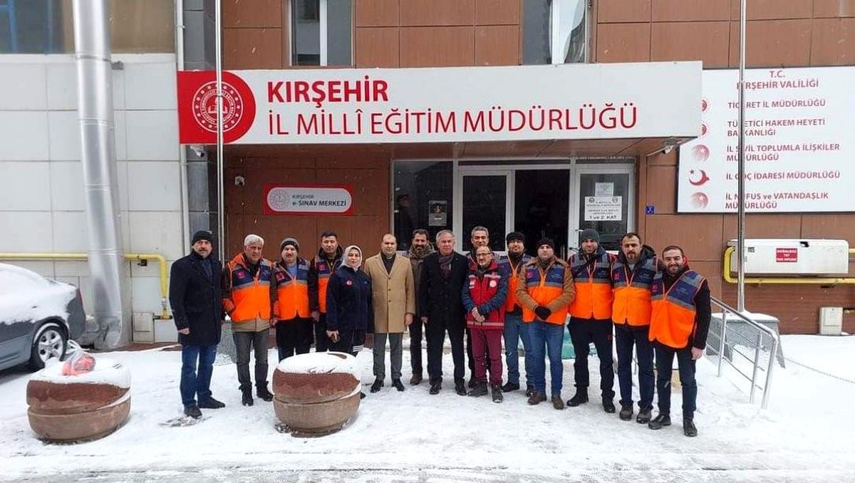 Kırşehir Milli Eğitim Personeli afetzedelere yardım için yola çıktı