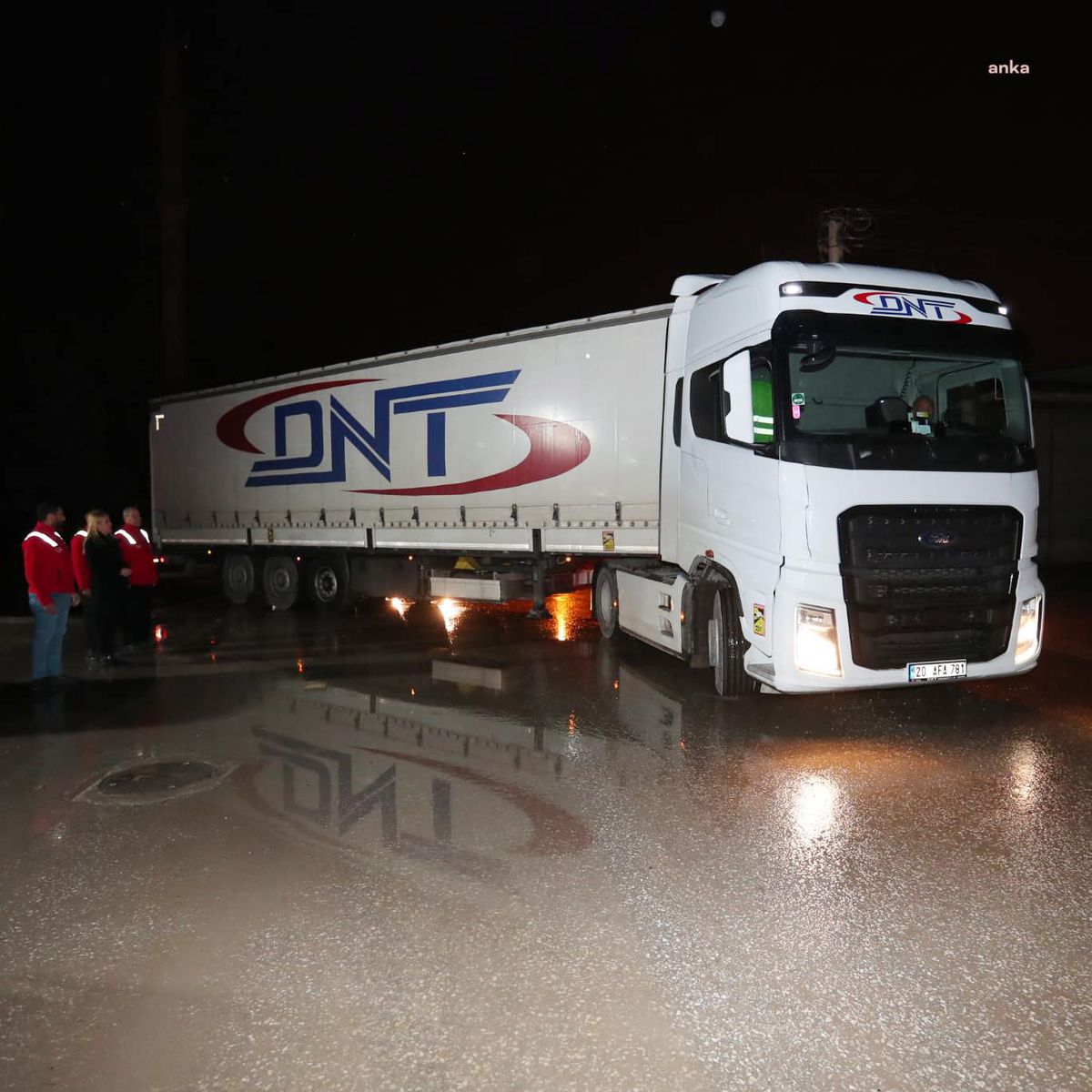 Merkezefendi\'nin İlk Konvoyu Depremzedeler İçin Yola Çıktı