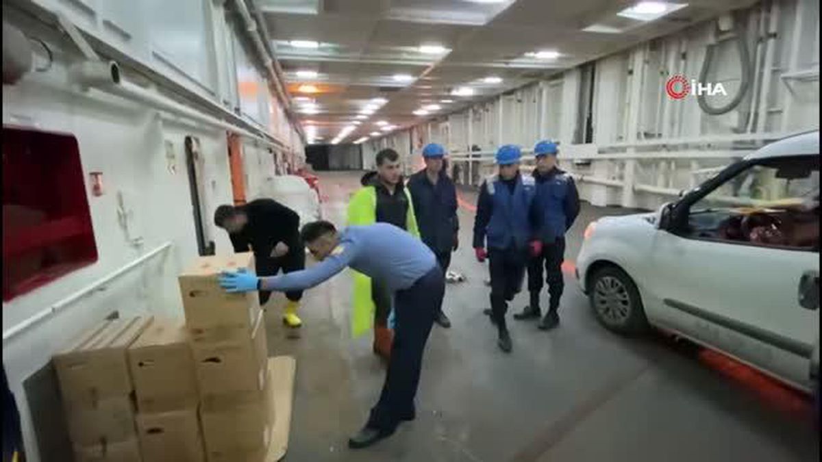 MSB: 'Deniz Kuvvetlerimizin TCG İskenderun gemisi, depremden etkilenen vatandaşlarımızın tahliyesi için görevlendirildi.