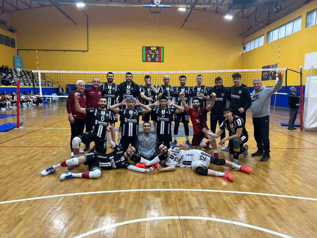 Nazilli Belediyespor Voleybol Takımı Arkasspor\'u 3-0 mağlup etti