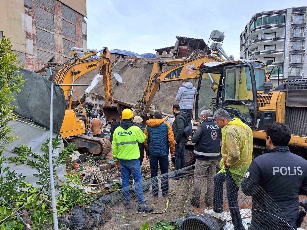 Deprem Hatay\'da yıkıcı oldu