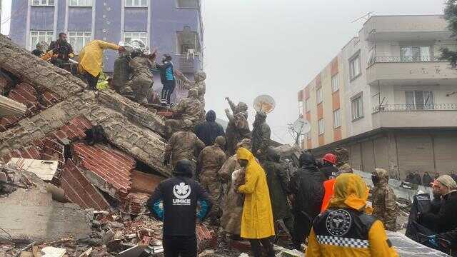 Son Dakika! 10 ili vuran depremde şu ana kadar 284 kişi hayatını kaybetti, 2 bin 323 yaralı var