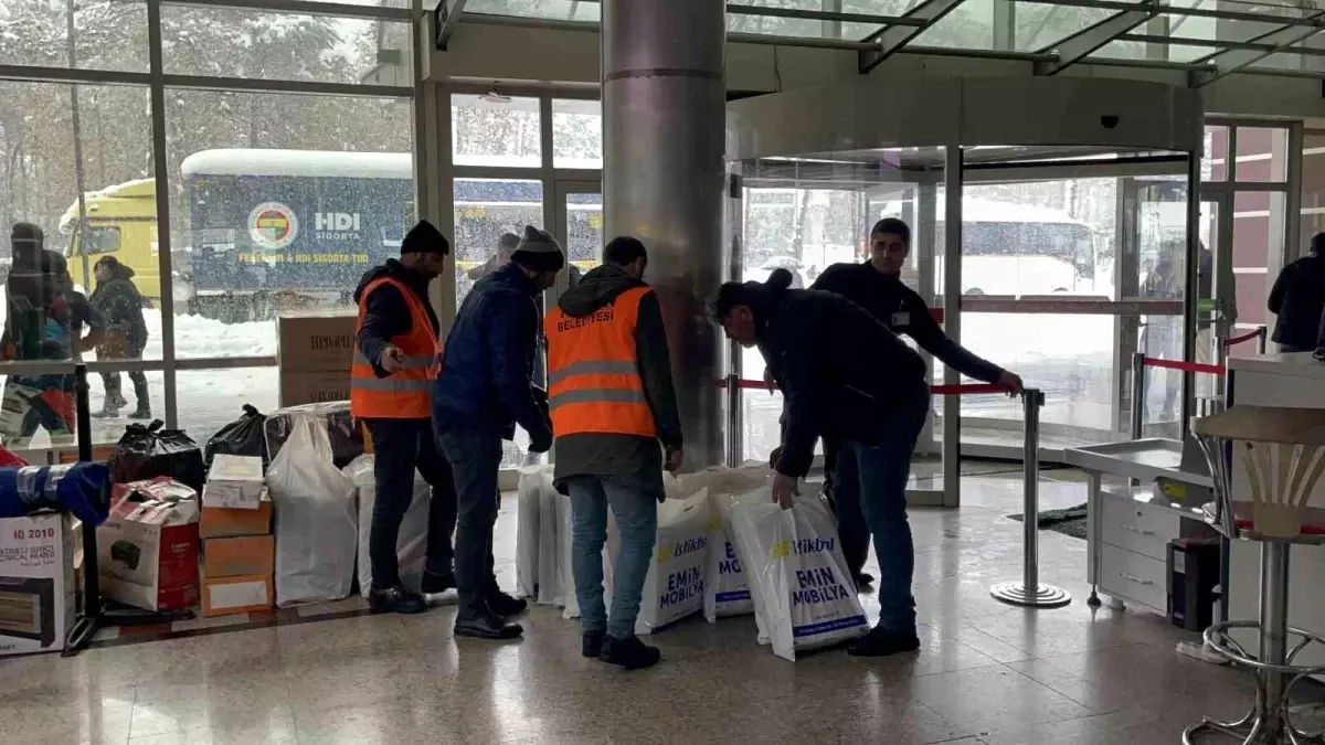 Tatvan\'dan deprem bölgesine yardım eli