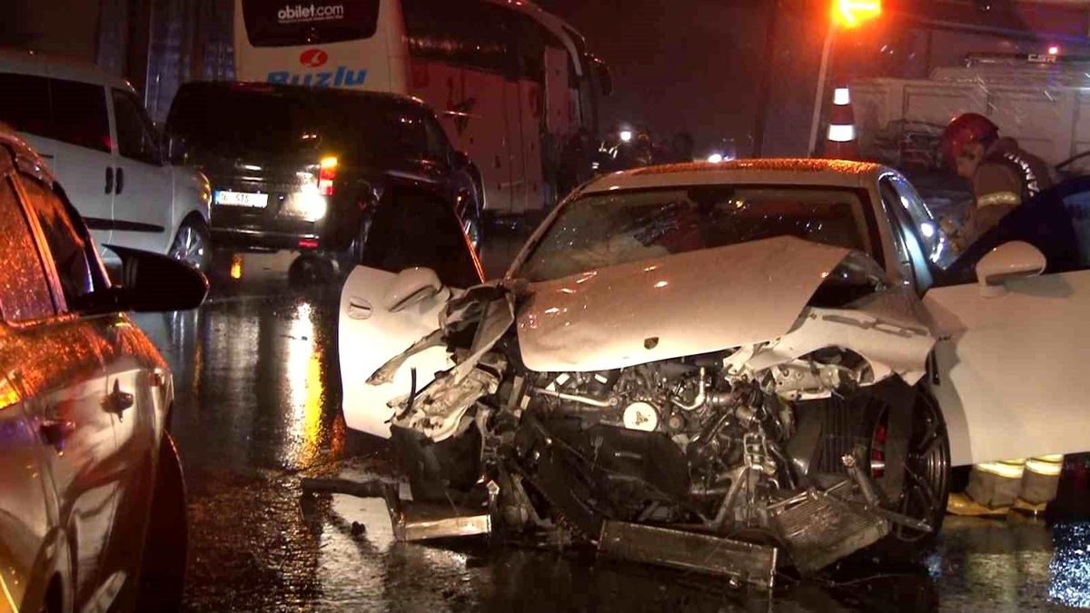 TEM Otoyolu'nda kaza: 2 yaralı