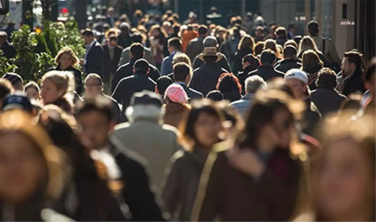 İzmir\'de nüfus 4 milyon 462 bin 56 oldu