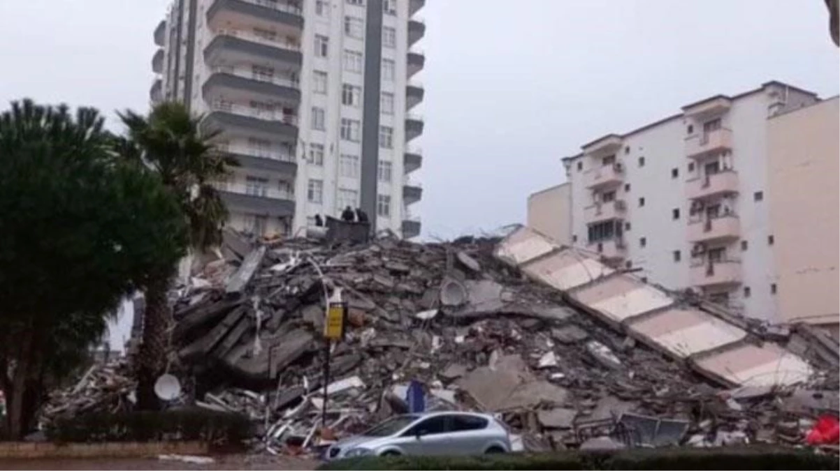 Türkiye\'deki 7.4\'lük deprem, çevre ülkelerde de yıkıma neden oldu