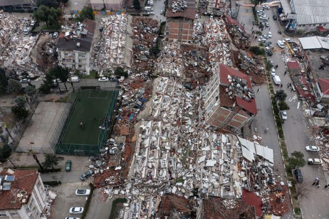 Türkiye'nin en büyük 2. depremi, şehrin ortasındaki mahalleyi enkaza çevirdi