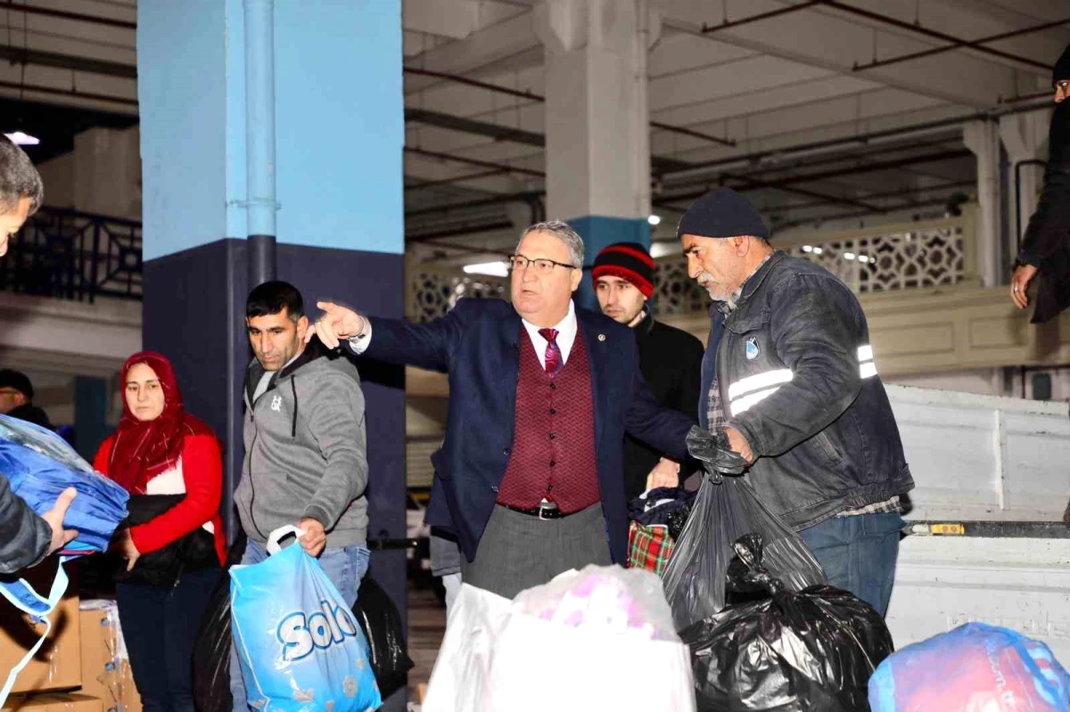 Yunusemre ve Şehzadeler\'den deprem bölgesine yardım