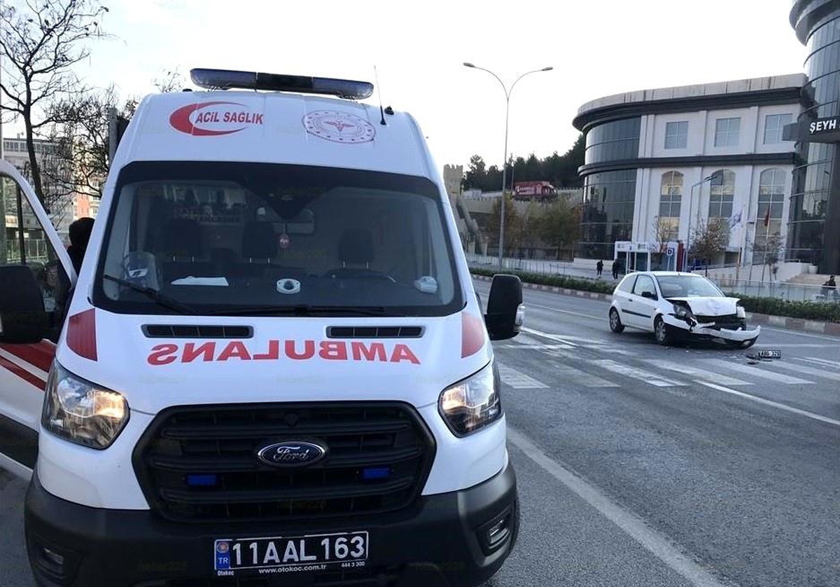 3 aracın karıştığı zincirleme 1 kişi yaralandı