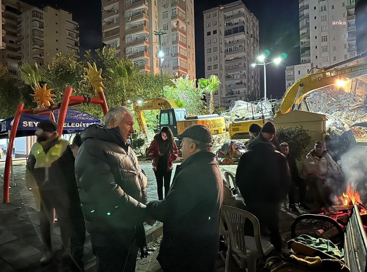 Adana Büyükşehir Belediye Başkanı Karalar, Arama Kurtarma Çalışmalarını Sahada Takip Etti