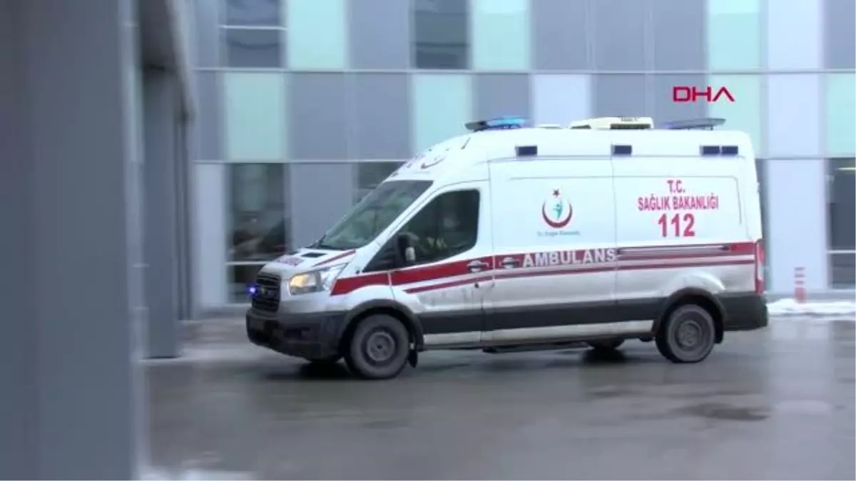 Adıyaman\'daki depremde yaralanan 4 kişi, ambulans uçakla Ankara\'ya getirildi