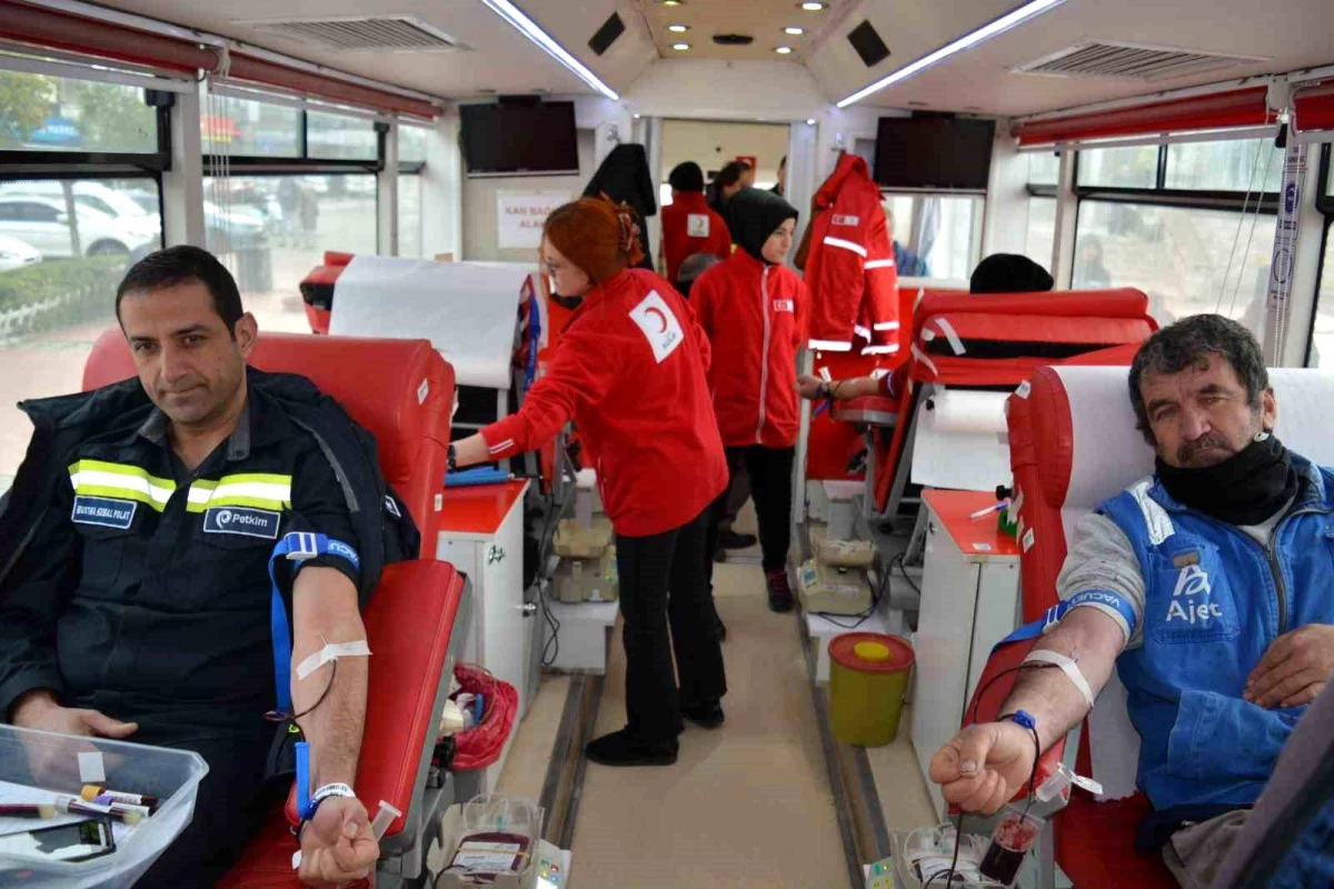 Aliağa\'dan depremzedeler için kan bağışı desteği