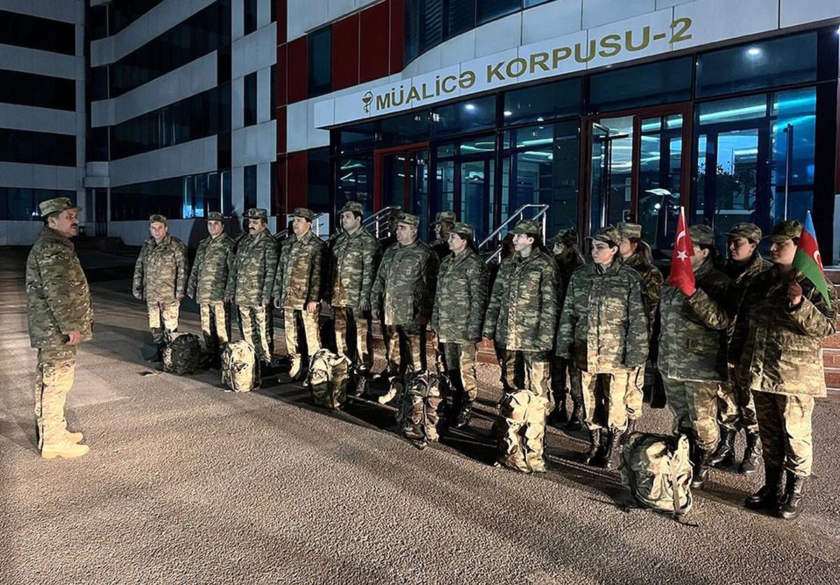Azerbaycan, 20 kişilik askeri sağlık personelini Türkiye\'ye gönderdi