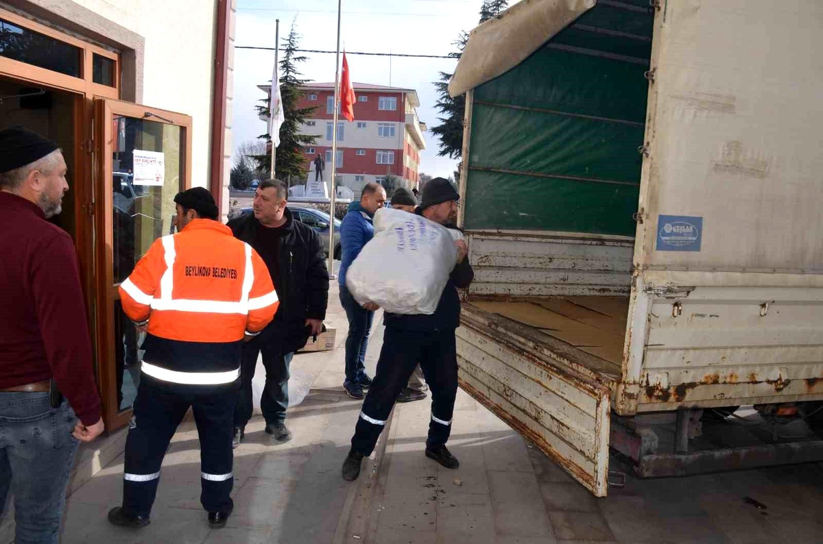 Beylikova\'dan deprem bölgesine yardım