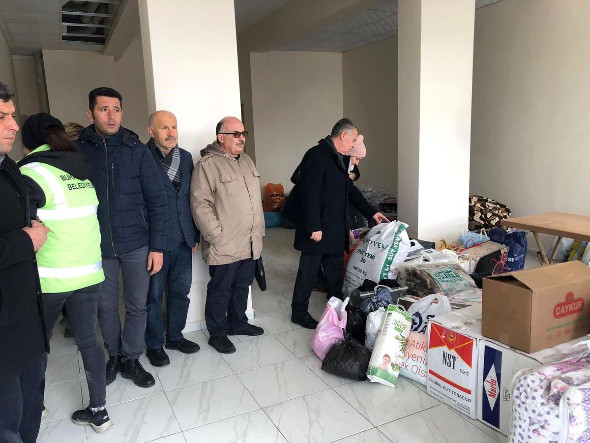 Buharkent depremzedeler için tek yürek oldu