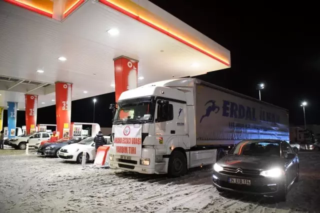 Deprem Bölgelerine Acil Yardım Malzemesi Desteği