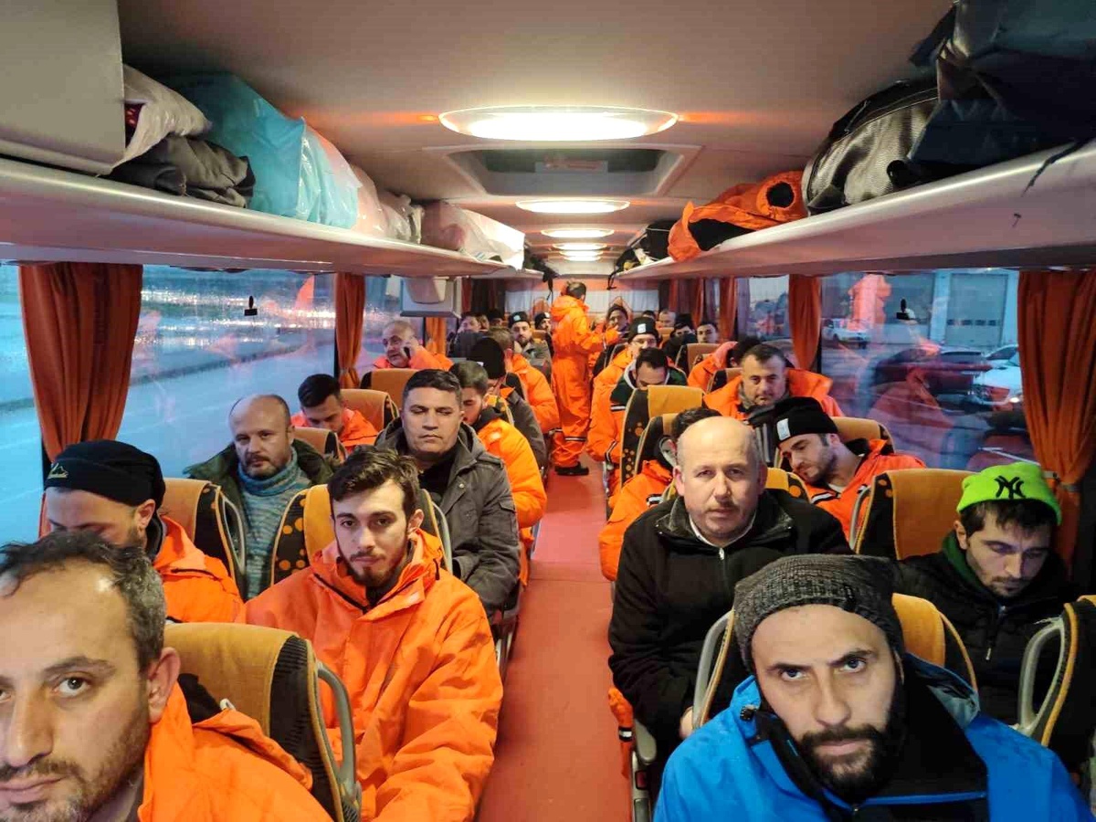 Bursa\'dan deprem bölgesine yardım ve destekler sürüyor