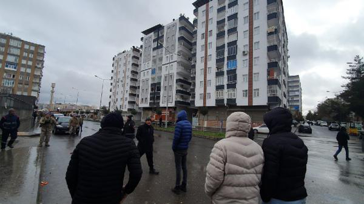 9 KATLI APARTMAN ÇIKAN SESLER ÜZERİNE BOŞALTILDI