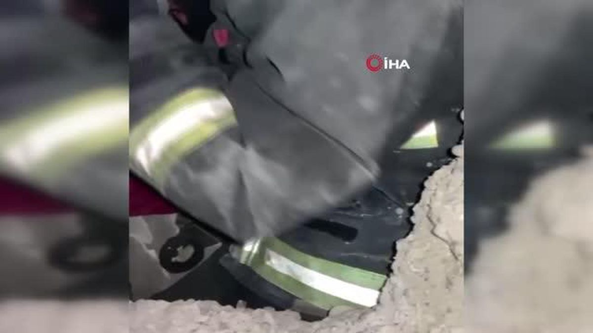 Kahramanmaraş'ta depremden 42 saat sonra 4 yaşındaki Beyza sağ olarak kurtarıldı