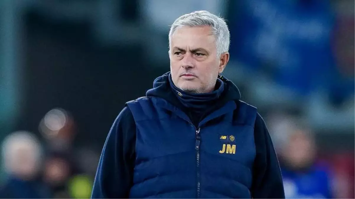 Ünlü teknik direktör Jose Mourinho\'dan depremle yıkılan Türkiye\'ye destek mesajı: Dostlarımı kucaklıyorum
