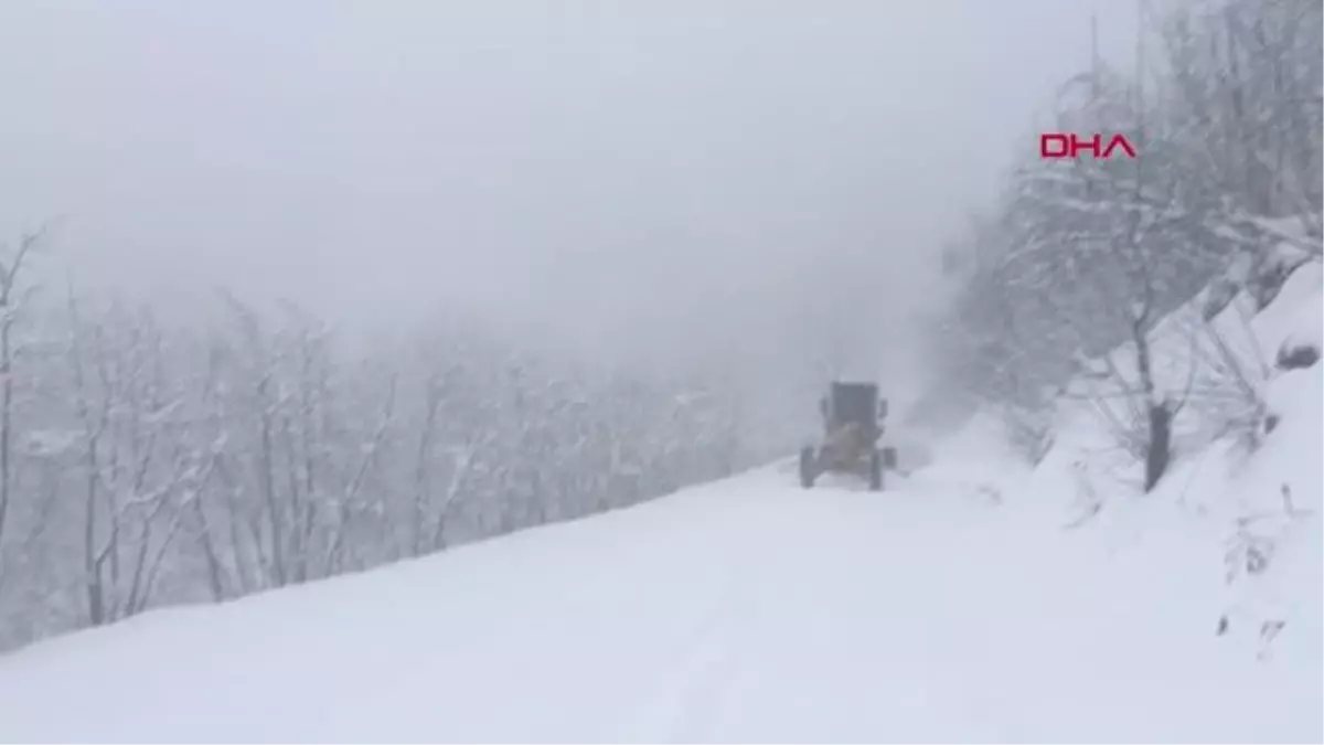 DÜZCE\'DE 80 KÖY YOLU ULAŞIMA KAPANDI