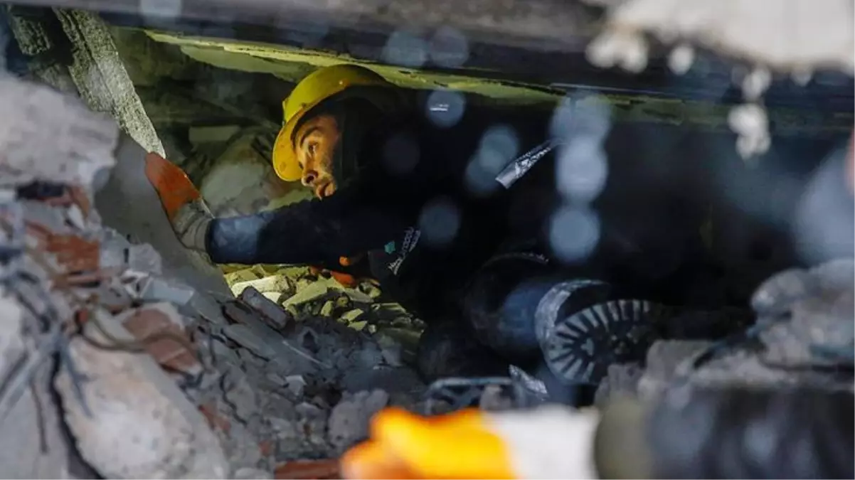 Deprem sonrası göçük altındaki vatandaşı arayarak dalga geçen şahıs gözaltında