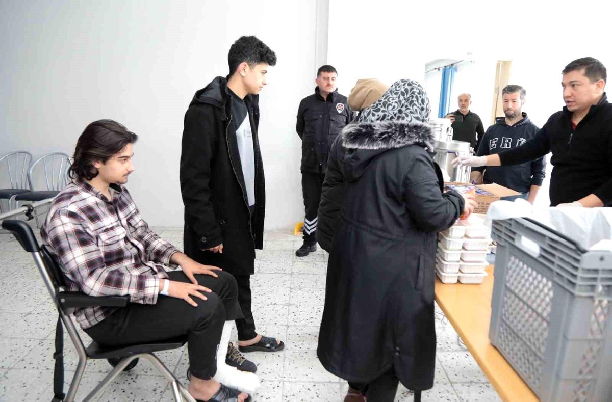 Erciyes Üniversitesinden depremzedelere yardım eli