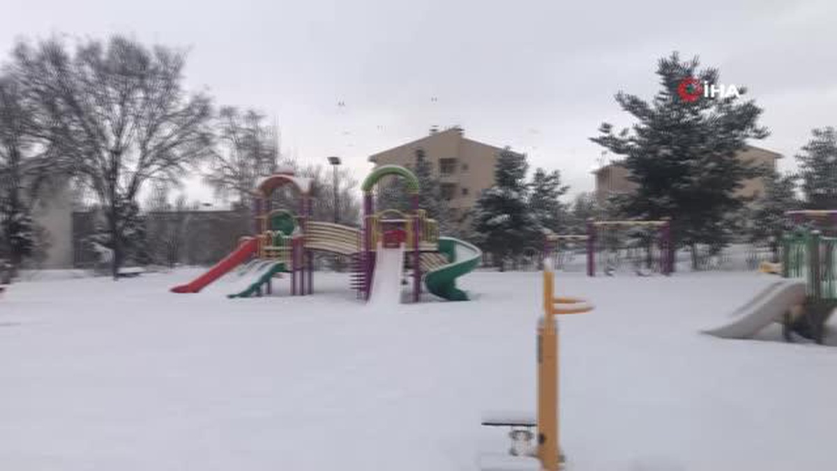 Erzurum güne karla uyandı