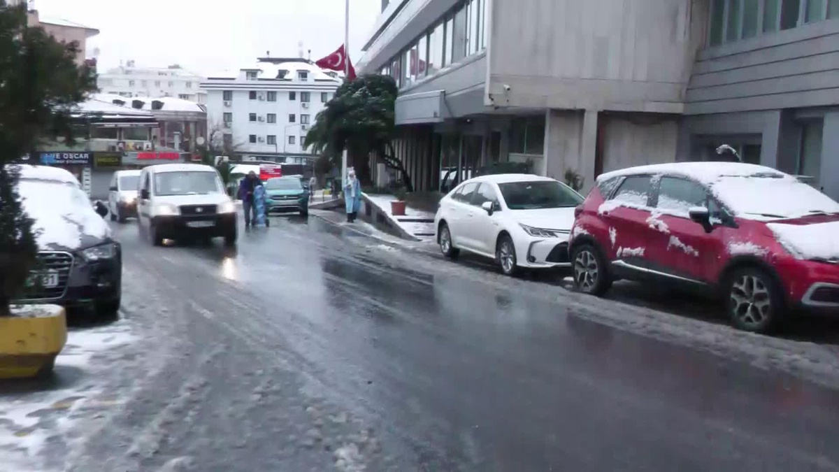 İstanbul\'da Kar Etkisini Artırmaya Başladı