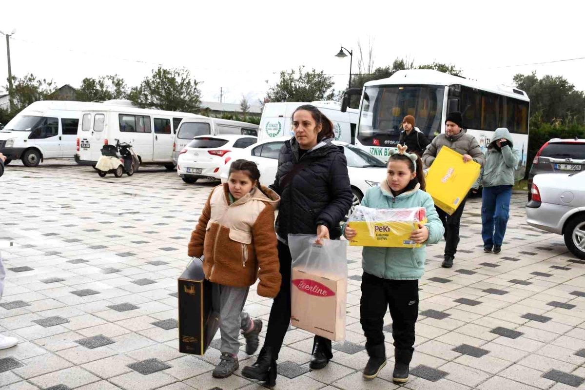 İznik\'te yardımlar toplanmaya devam ediyor