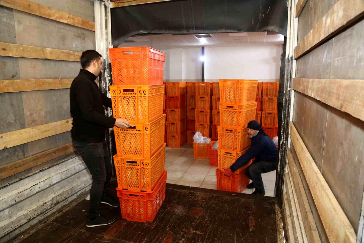 Kayseri\'den deprem bölgesine 3 kamyon ve 20 tır yardım gönderildi