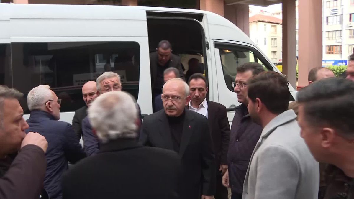 Kılıçdaroğlu\'nun İskenderun\'da Dinlediği Depremzede: "Kimsenin Niye Umurunda Değiliz"