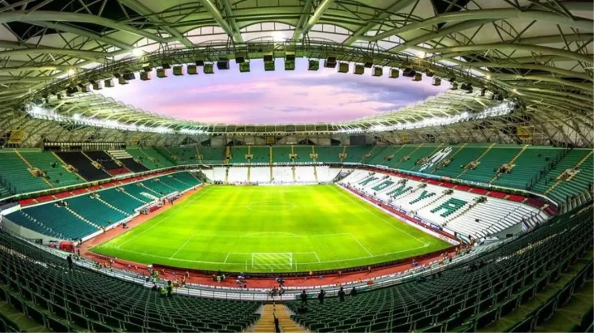Konyaspor\'dan örnek uygulama! Stadyumu depremzedeler için eve çevirdiler