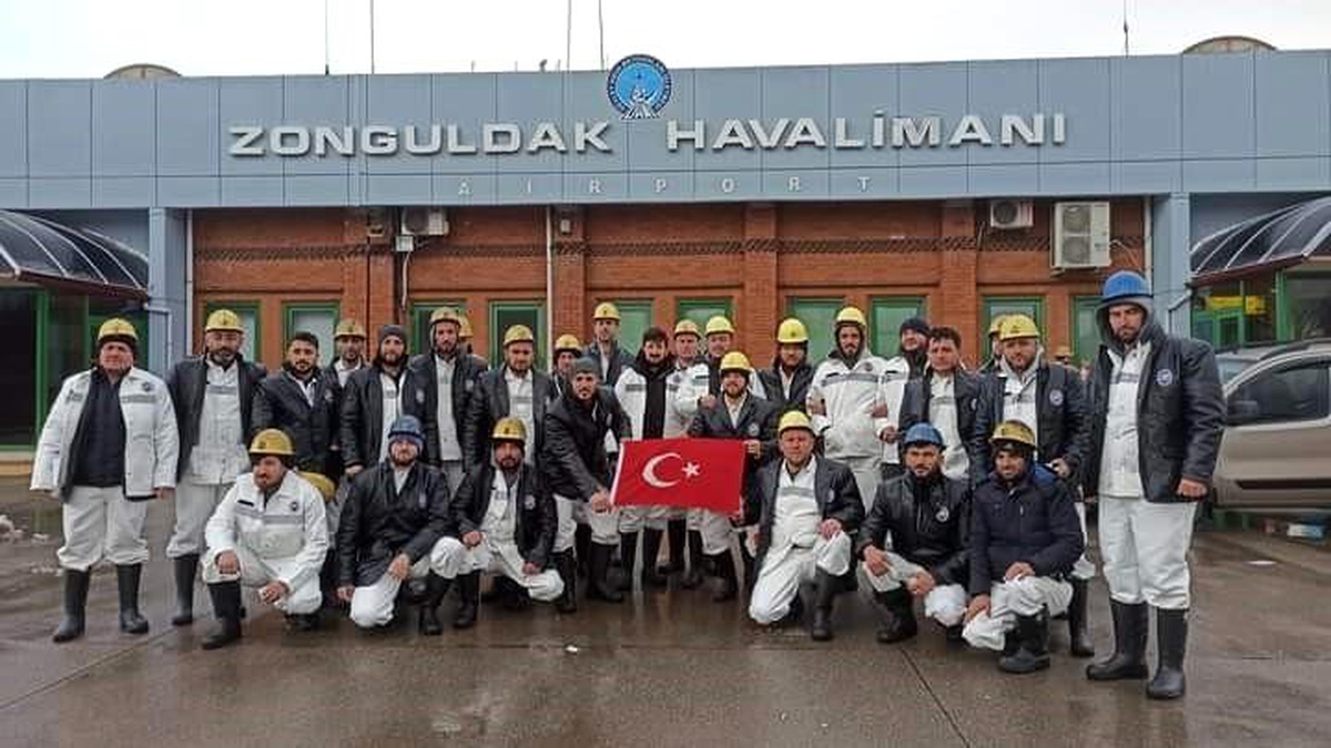 Madenciler askeri uçakla deprem bölgesine hareket etti