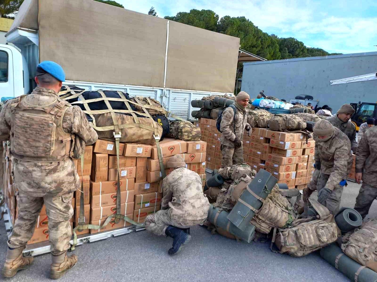 Manisa\'dan 54 jandarma deprem bölgesine sevk edildi