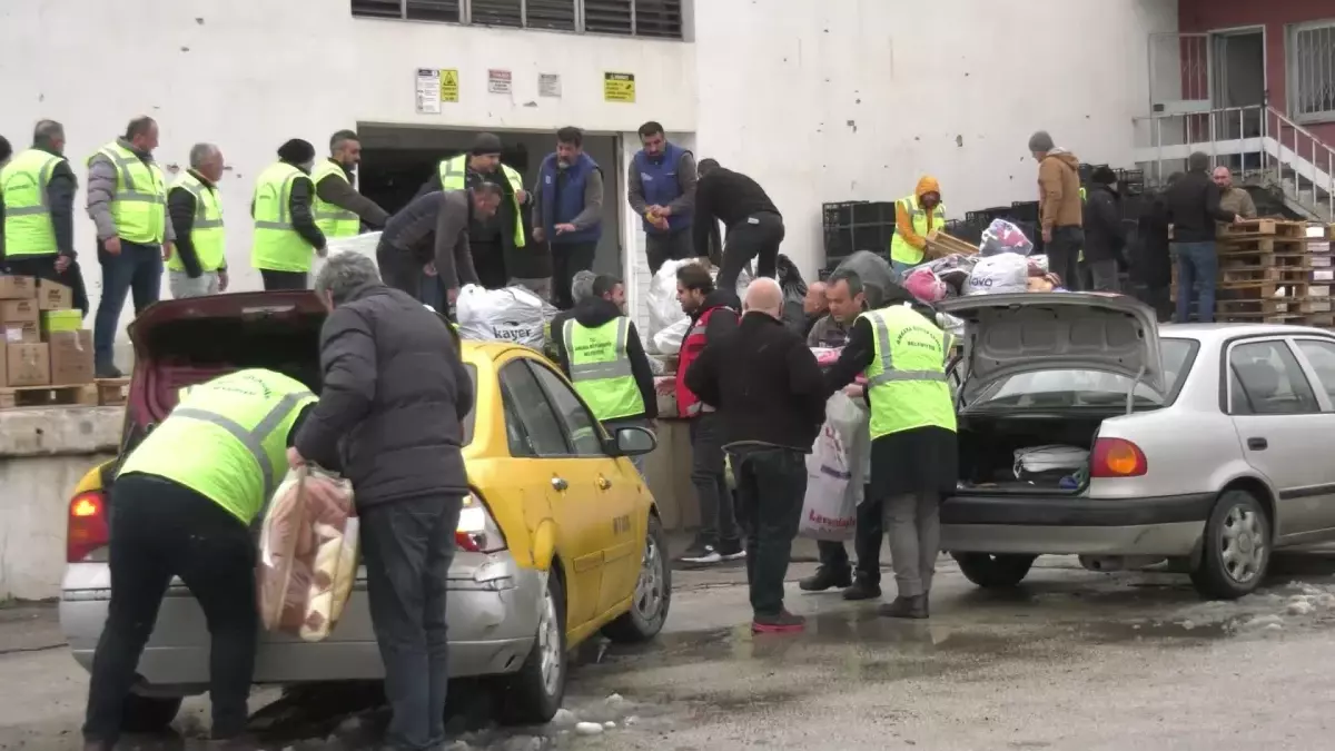 Mansur Yavaş\'tan Deprem Bölgesi İçin Çağrı: "Su ve Gıda İhtiyacı Devam Ediyor.