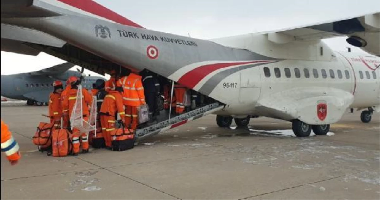 MSB: "Hava Kuvvetlerimize ait uçaklar Ankara\'dan Adana\'ya AKUT ekiplerinin ulaşımını sağladı"