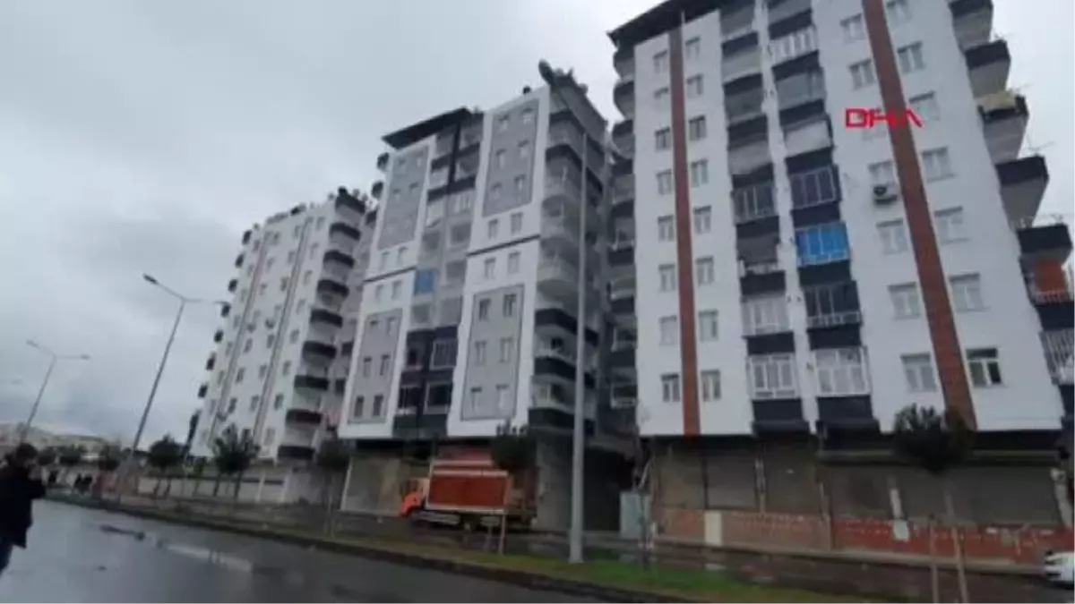 SELAM APARTMANI, BİNADAN ÇIKAN SESLER ÜZERİNE ÇÖKME İHTİMALİNE KARŞI BOŞALTILDI