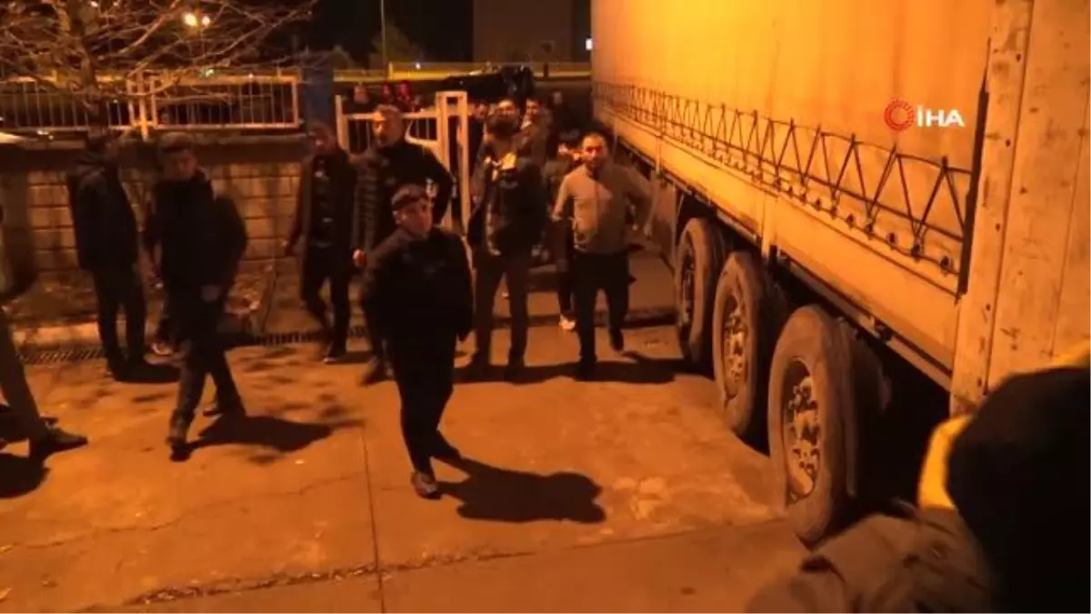 Silopi'de gönüllü öğretmenlerin desteği ile depremzedelere yardım