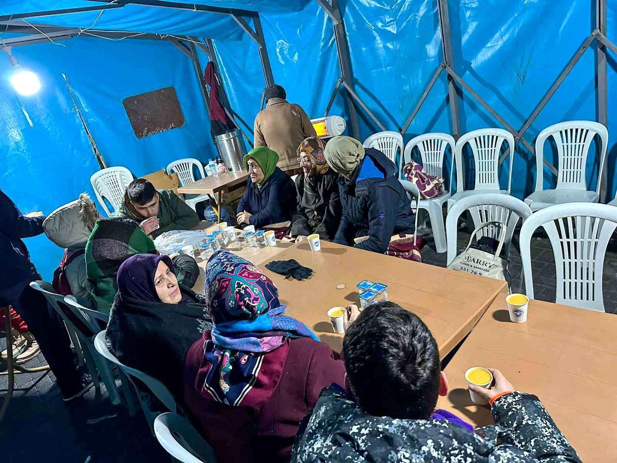 Talas\'ta sosyal tesis ve çadırlarda sıcak çorba ikramı