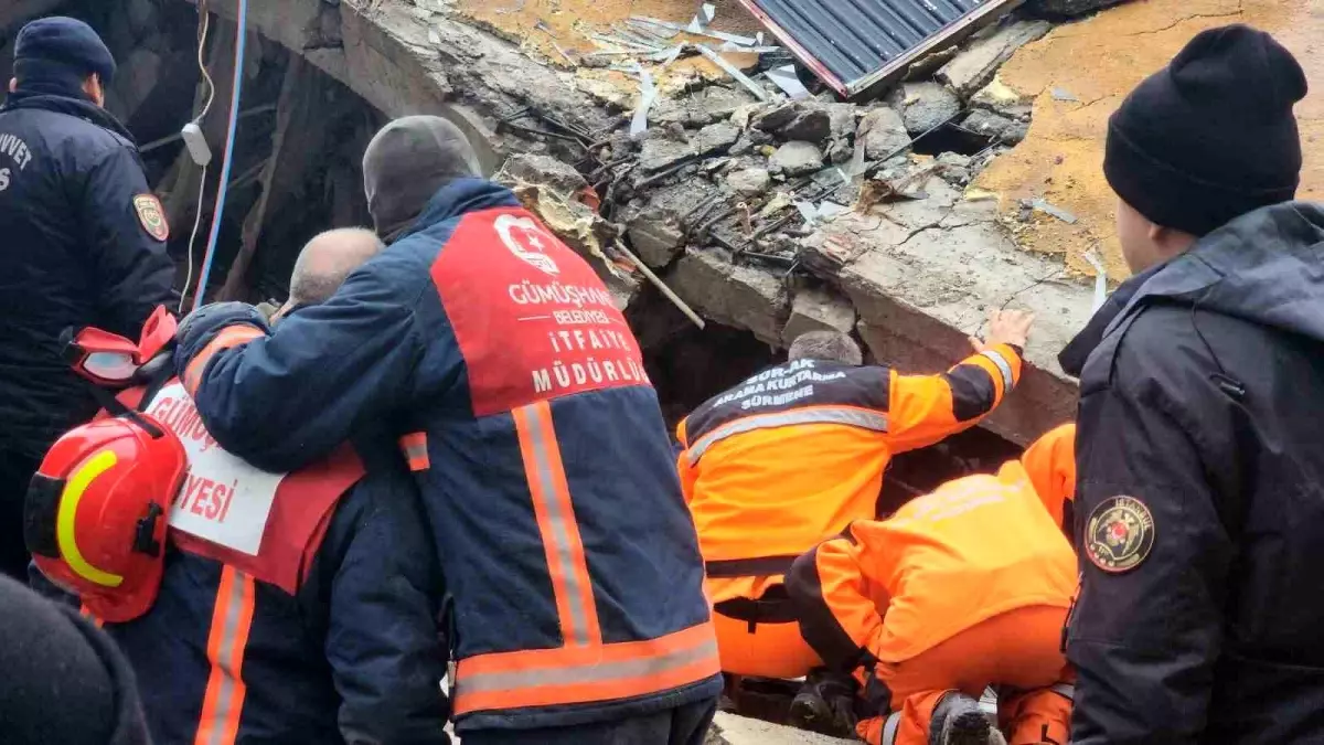 Mucize gerçekleşti! 29 saat sonra enkazdan sağ çıkarıldı