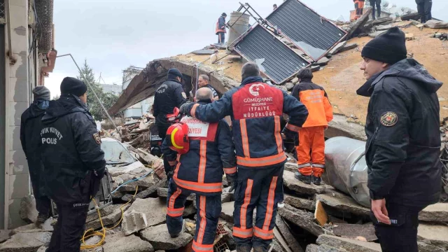 Mucize gerçekleşti! 29 saat sonra enkazdan sağ çıkarıldı