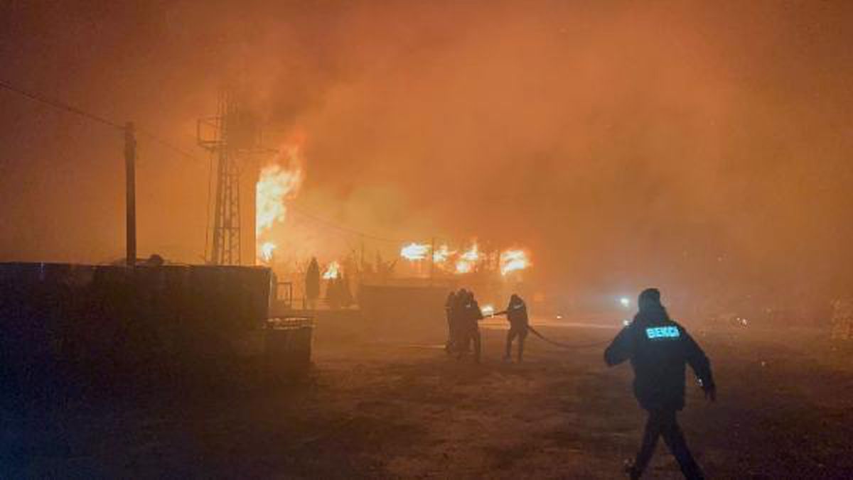 Tekirdağ\'da palet ve çiğköfte fabrikasında yangın