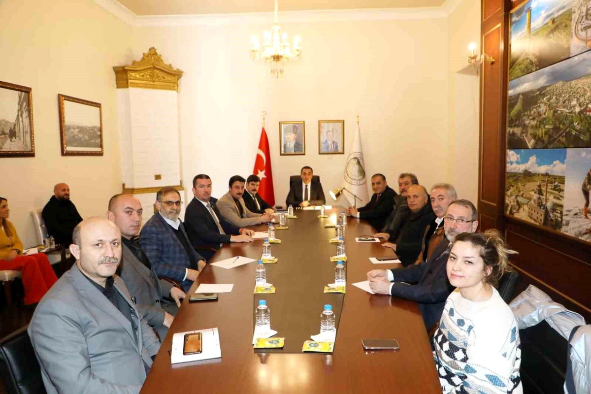Vali Öksüz, STK temsilcileriyle bir araya geldi
