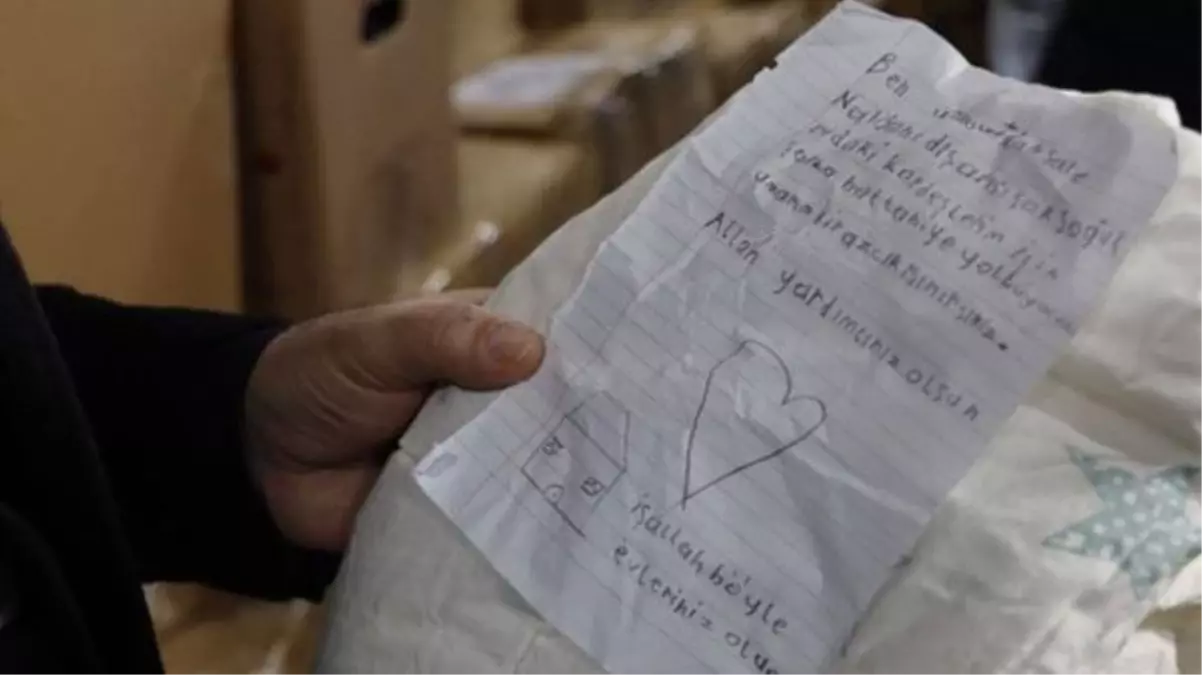 Yardım kolilerinde depremzedelere duygusal mesajlar: Şehidimin giyemediği çoraplar