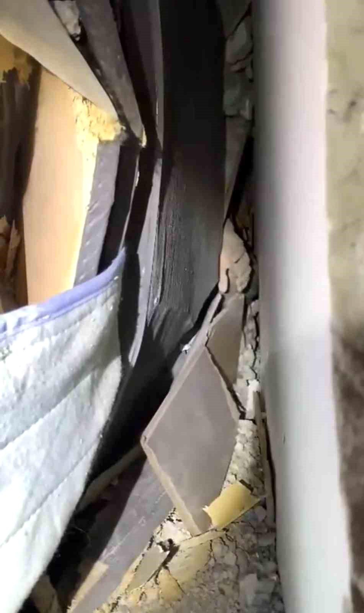 Yaşlı adam enkazdan 45 saat sonra sağ çıkartıldı